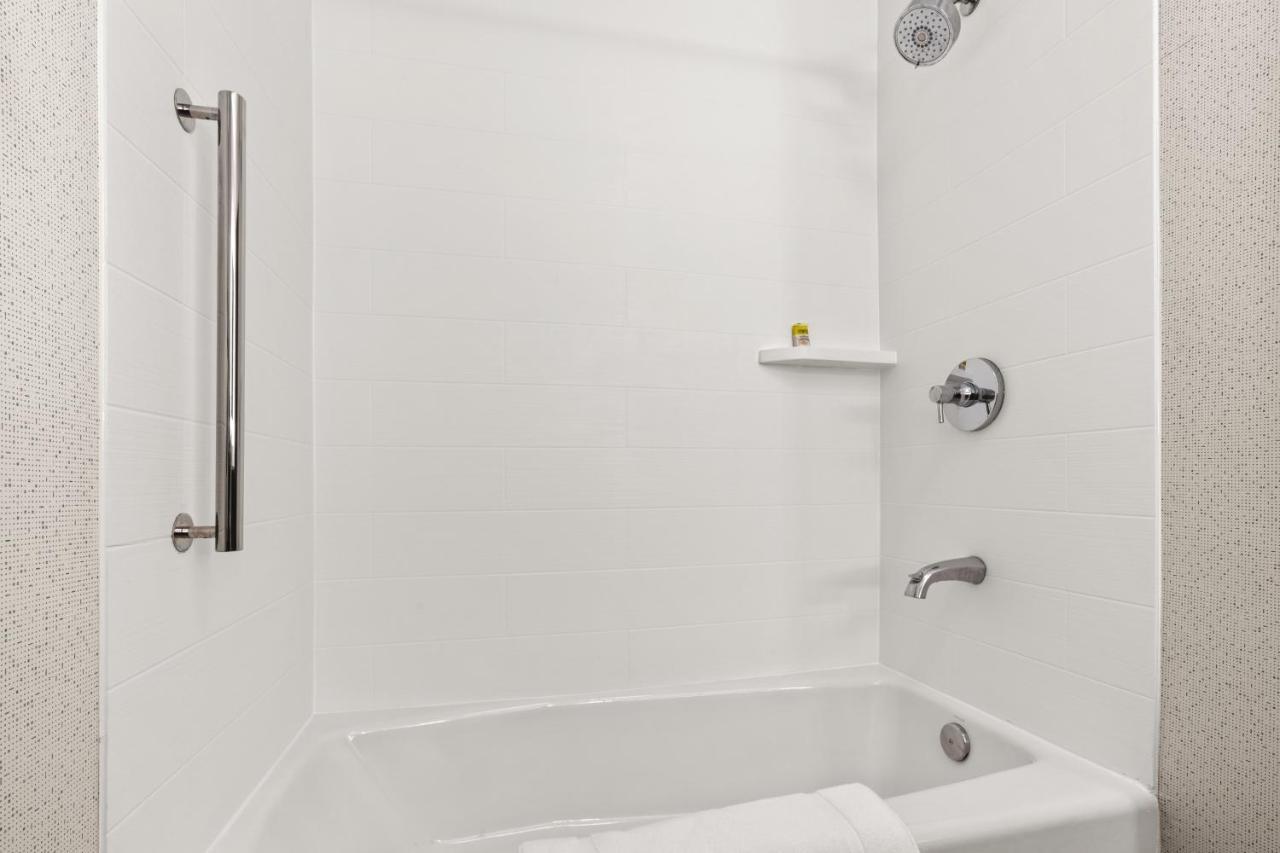Holiday Inn Express & Suites - Suisun City By Ihg Exteriör bild