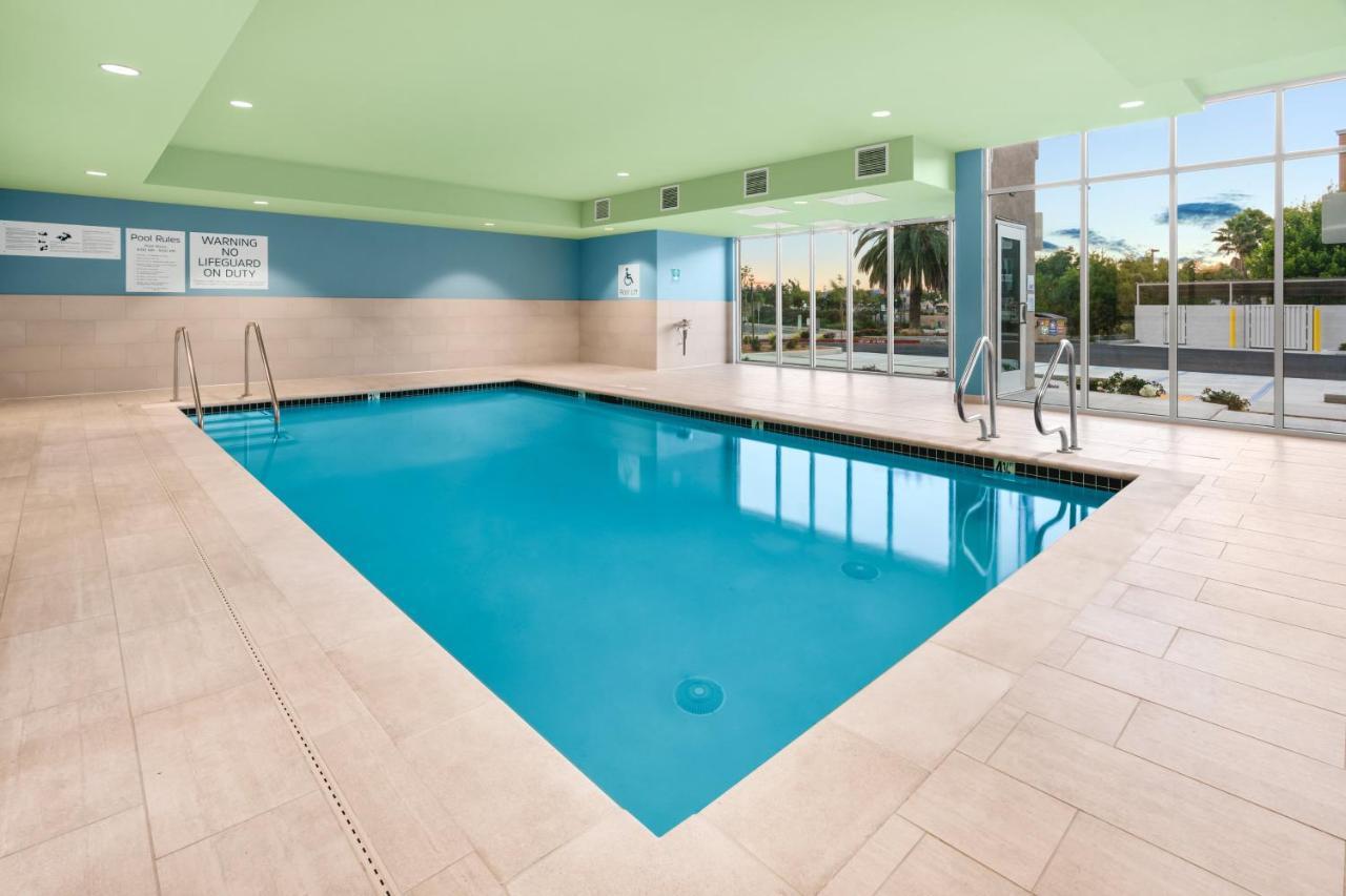 Holiday Inn Express & Suites - Suisun City By Ihg Exteriör bild