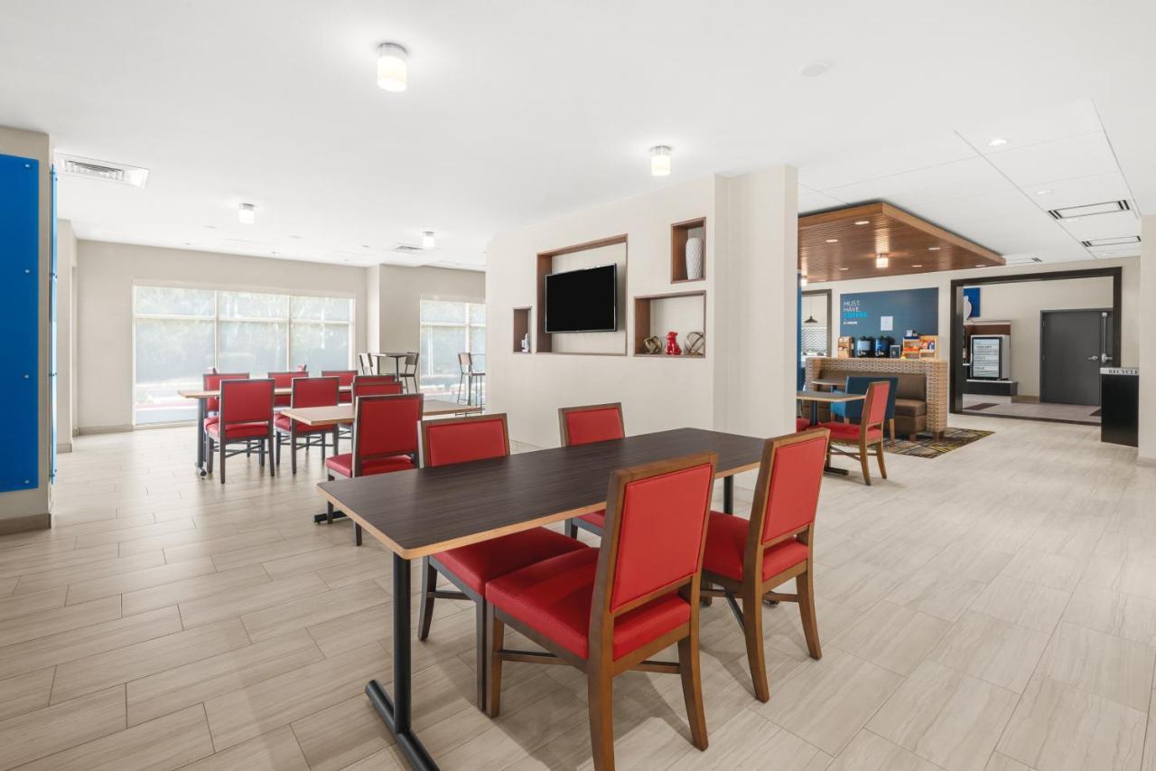 Holiday Inn Express & Suites - Suisun City By Ihg Exteriör bild