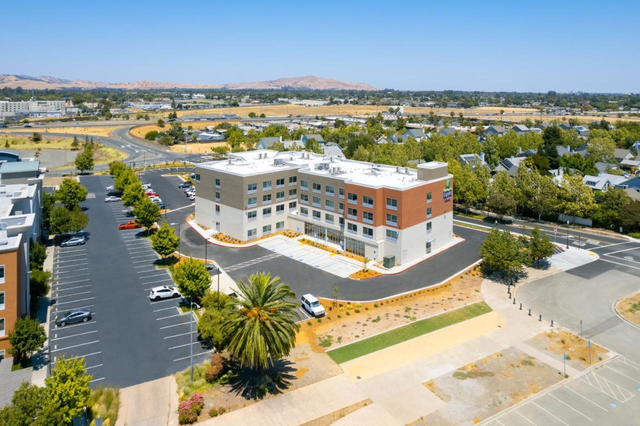 Holiday Inn Express & Suites - Suisun City By Ihg Exteriör bild