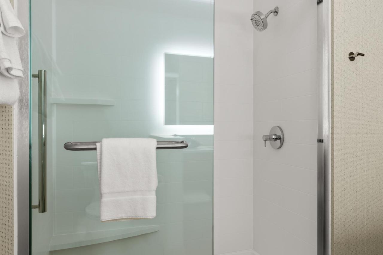 Holiday Inn Express & Suites - Suisun City By Ihg Exteriör bild