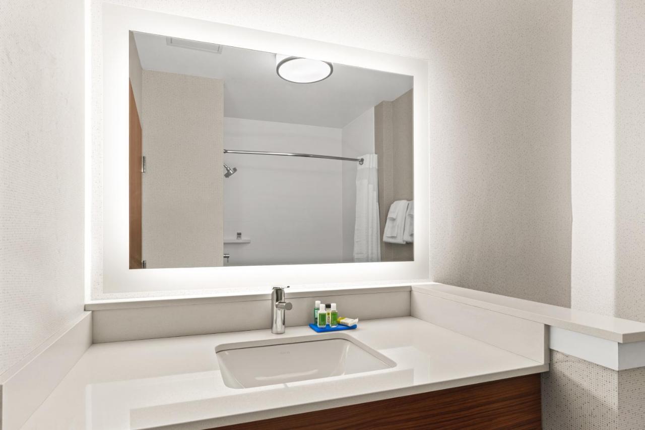 Holiday Inn Express & Suites - Suisun City By Ihg Exteriör bild